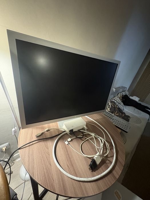 Apple Cinema Display 30