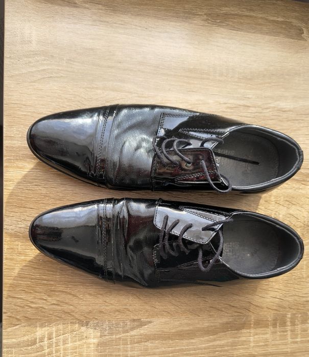 Pantofi eleganți barbatesti
