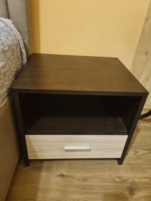 Комплект нощни шкафчета – 2 броя, модерни, отлично състояние