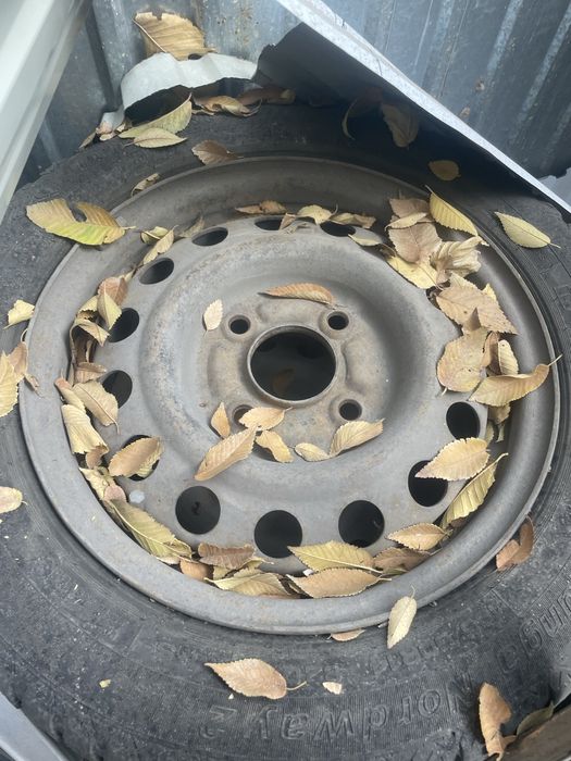 Продам комплект дисков вместе с резиной