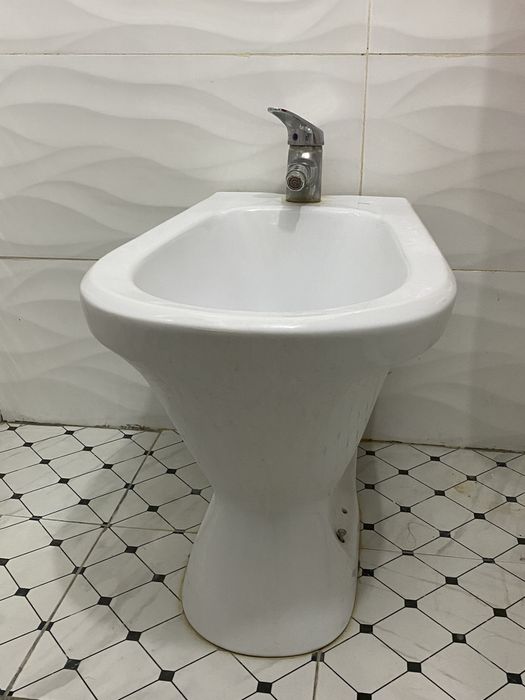 Продам белый биде