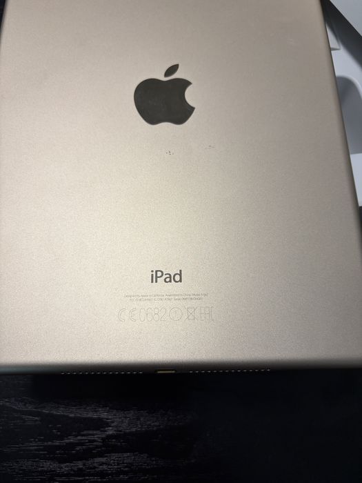 iPad Air 2 32gb WiFi&Celular Gold stare foarte buna cutie accesorii pentru piese