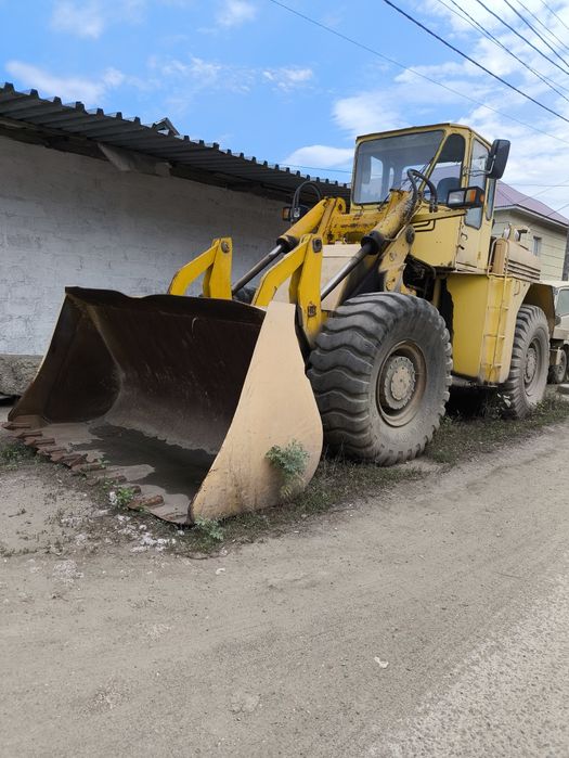 Фронтальный погрузчик продам