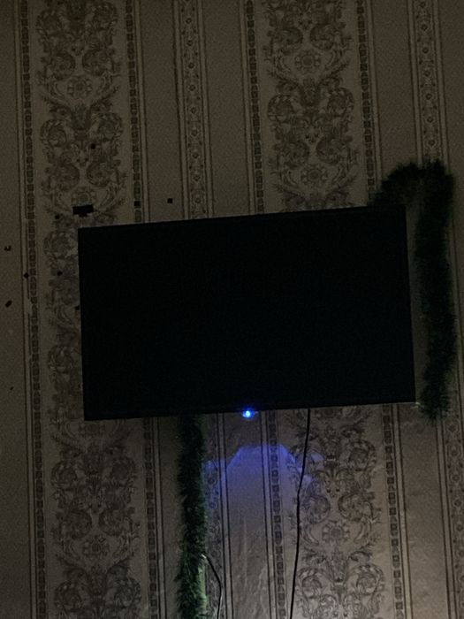 Продам телевизор в январе