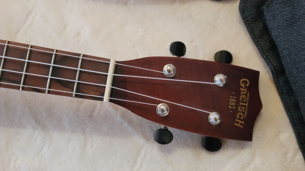 Ulukele Tenor Gretsch G9120