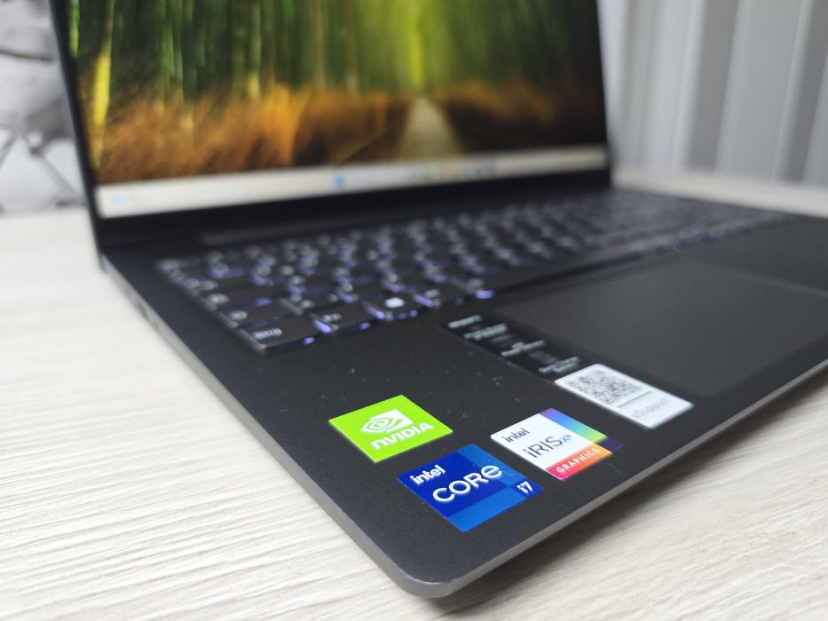 Lenovo Ideapad 5, i7 Gen11, 16 GB RAM,  1TB  nvme