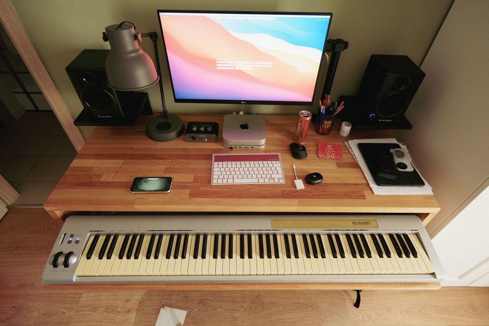 Birou lemn fag, pentru PC și clape, 1454 x 600 mm