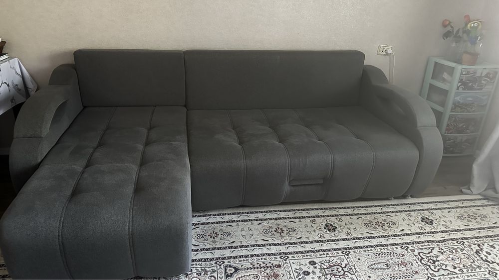 Продам диван для гостиной