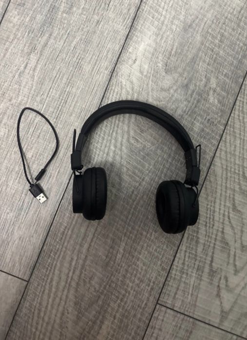 Vând Casti wireless Fresh 'n Rebel 3AHP201BL
