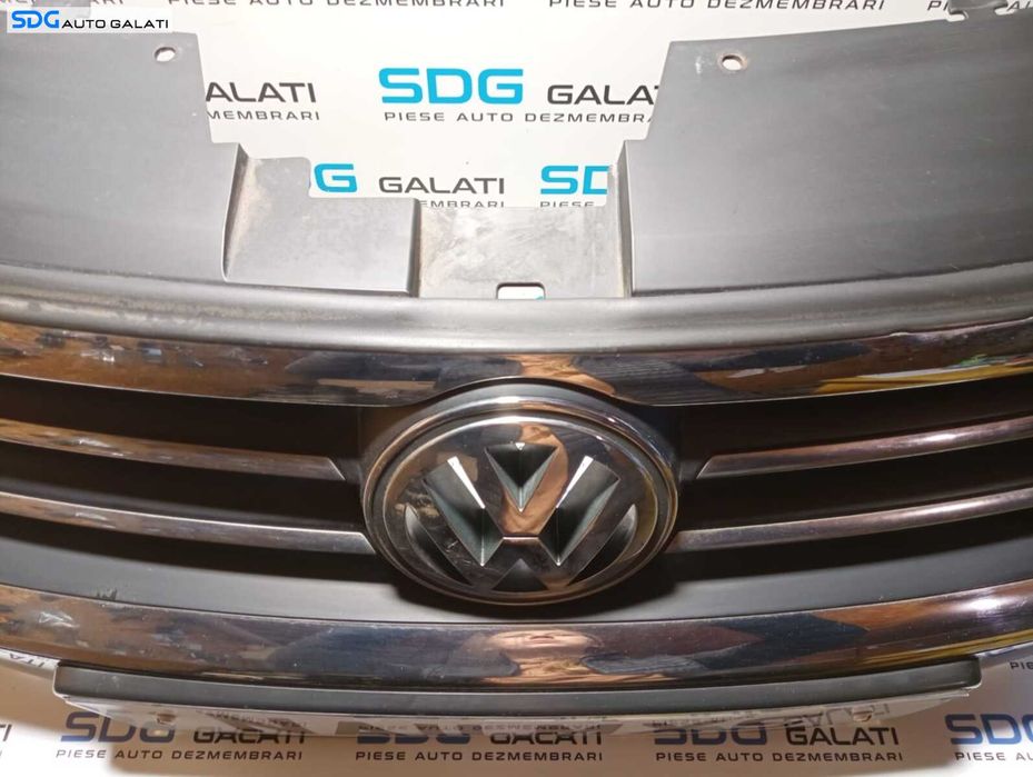 Grila Centrala cu Sigla Emblema Radiator de pe Bara Spoiler Fata Volkswagen Passat CC 2009 - 2012 Cod 3C8853651P 1K5853600 3C0853600A [M3750SOS]
