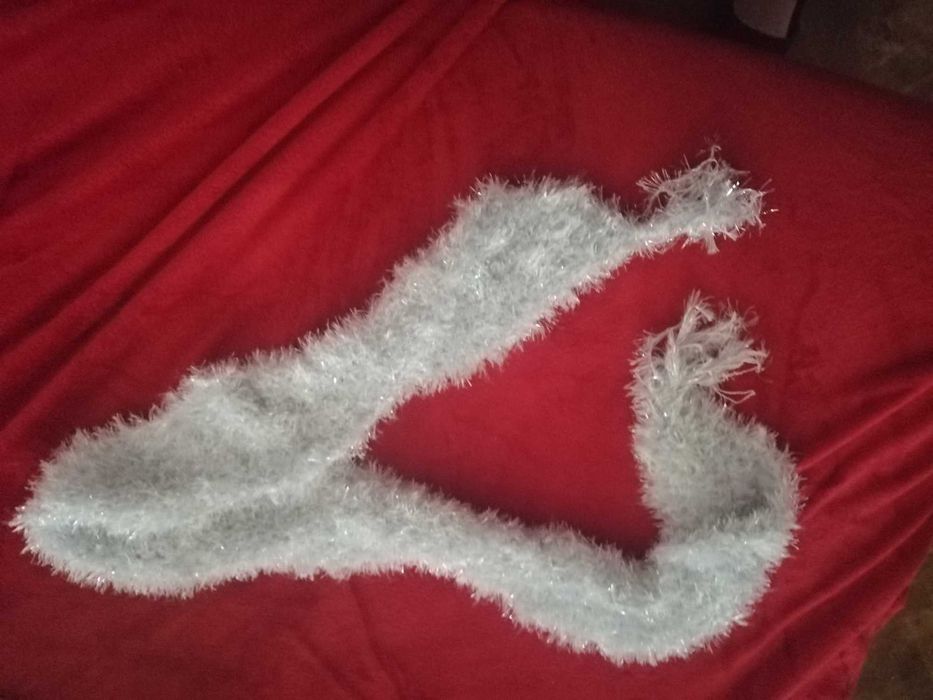 Плетени шалове на кука.