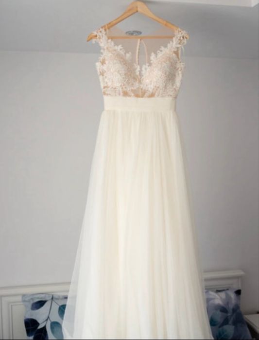 Vand rochie de mireasa superba