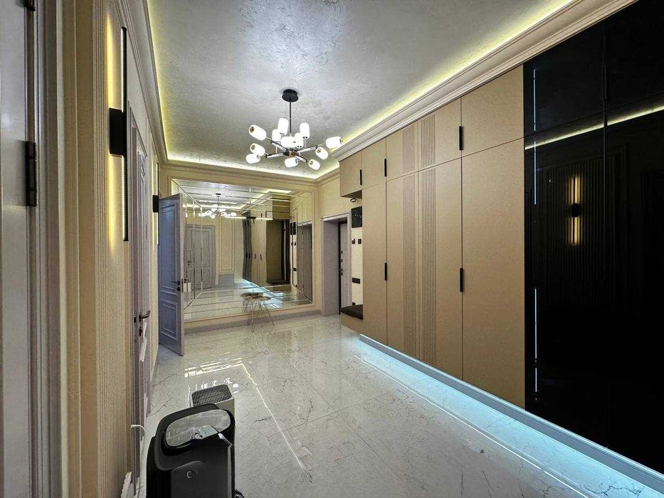 квартира возле м. Айбек!