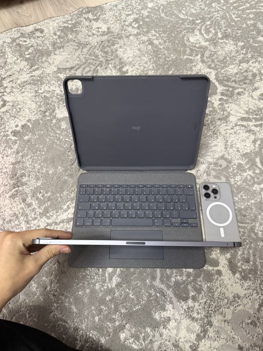 Apple iPad Pro 12.9 Wi-Fi + 5G