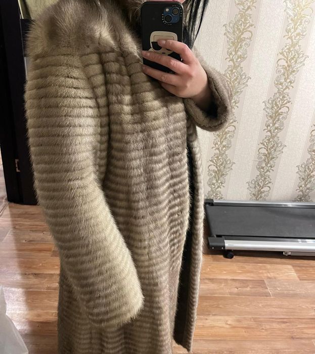 Продам шубу 35 000