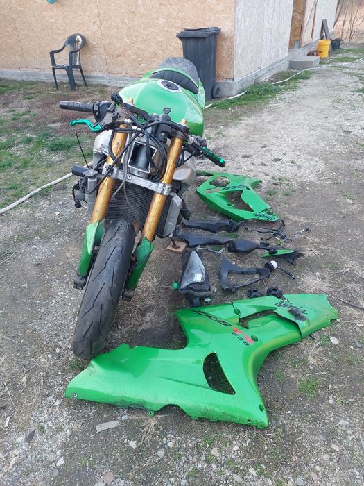 Vand Piese Kawasaki ZX6-R 2004 Cascioarele • OLX.ro