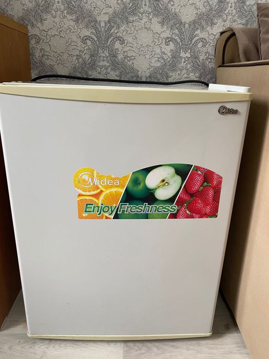 Мини холодильник Midea
