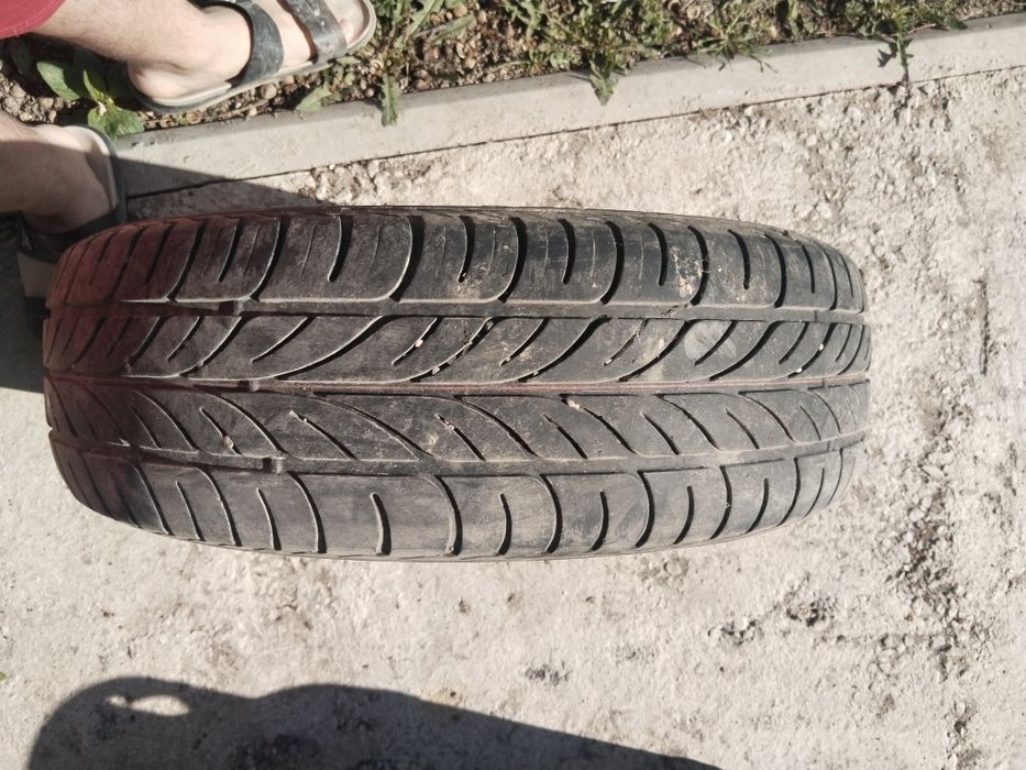 Летние 2  б/у шины