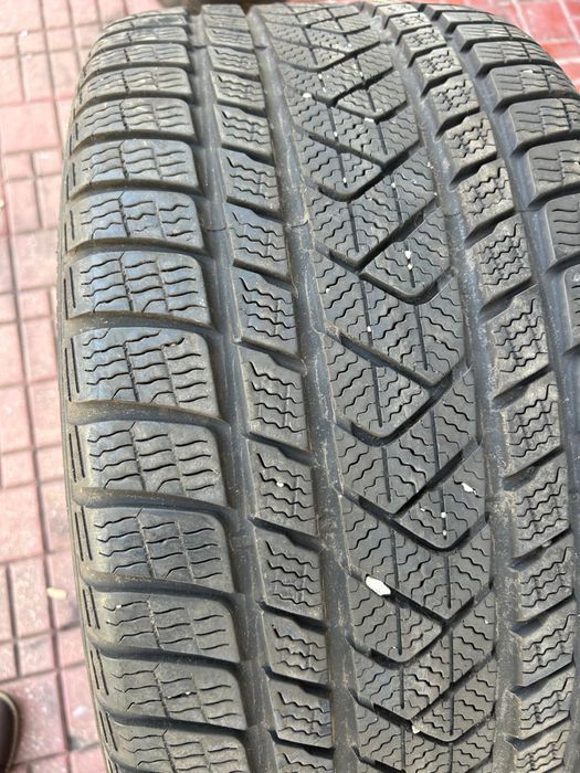 Cauciucuri Pirelli 2 dimensiuni 245/40/20 2 buc si 275/35/20 2 buc