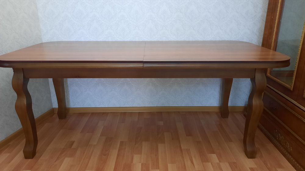 Продам стол недорого