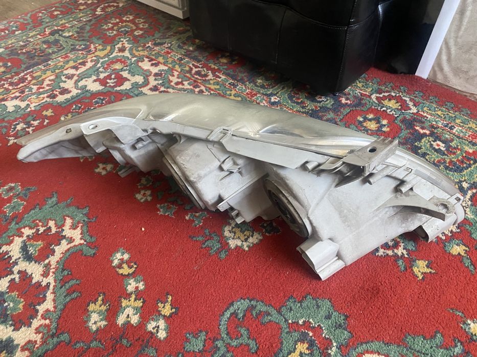 Продам фары камри 40 американец