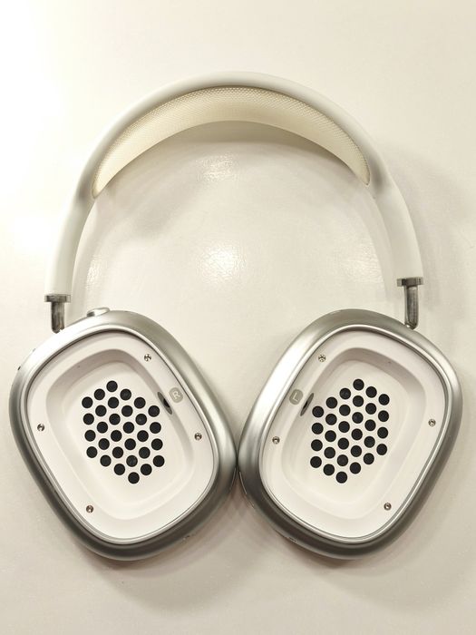 Продам наушники  airpods max