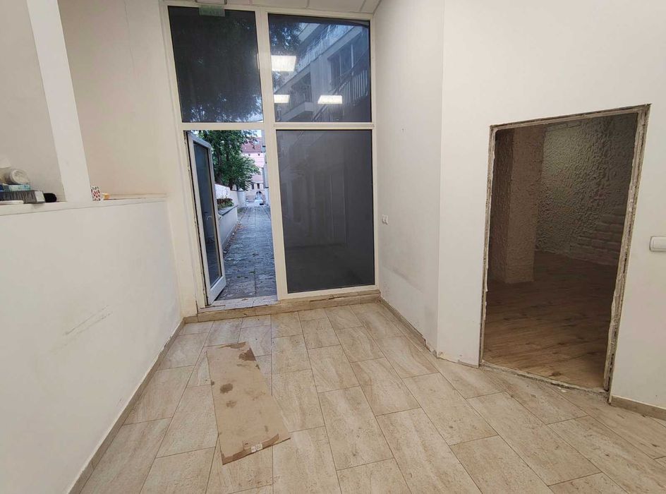 Дава се под наем  в Варна, Център -  кв.м за 765 € - Снимка #3