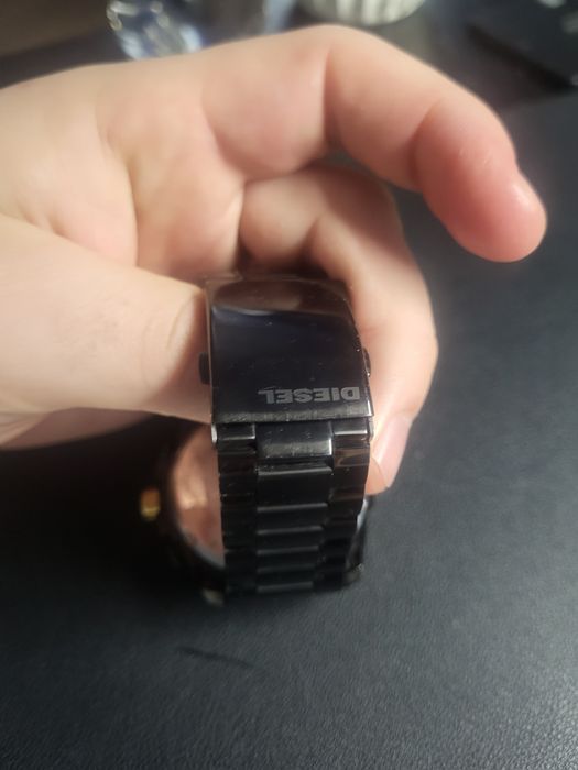 Ceas diesel negru
