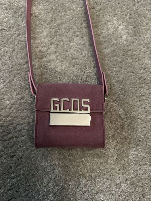 Оригинална чанта от велур GCDS
