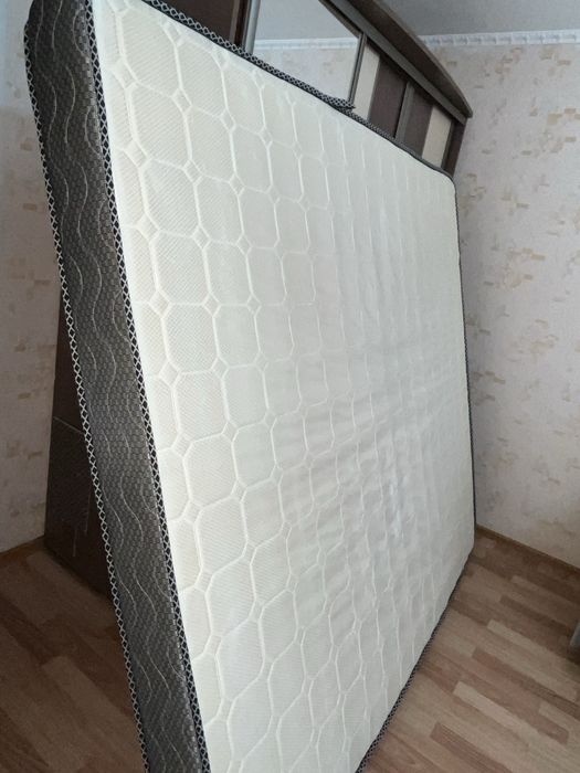 Продам матрас 180х200