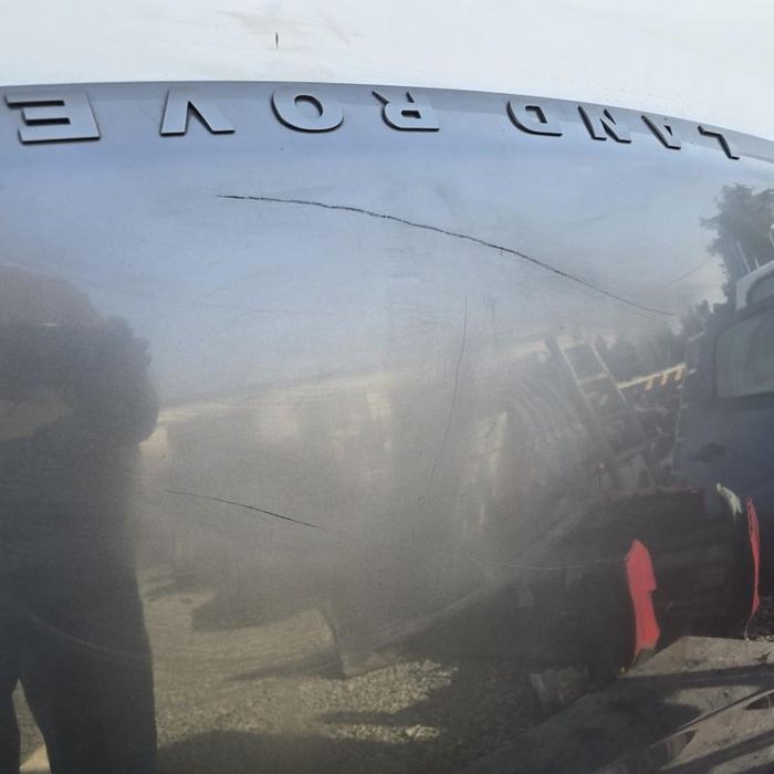 Capota motor cu defect Land Rover Freelander 2