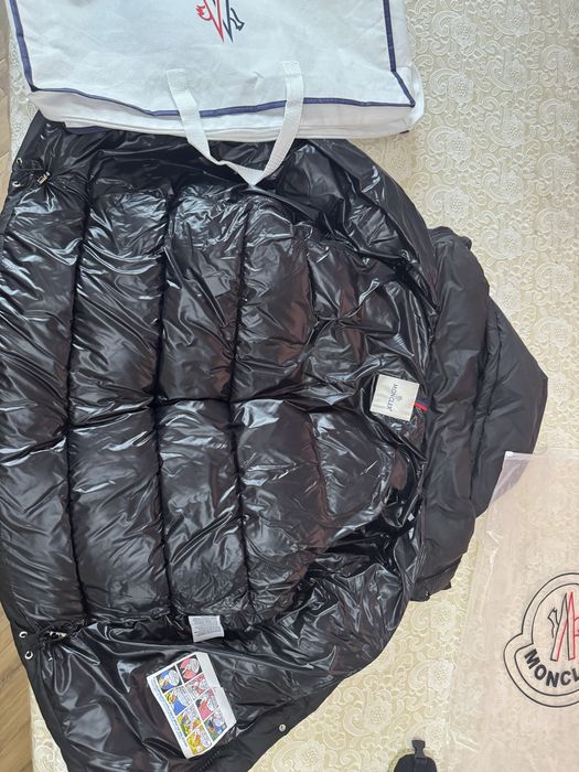 Пуховик от Moncler