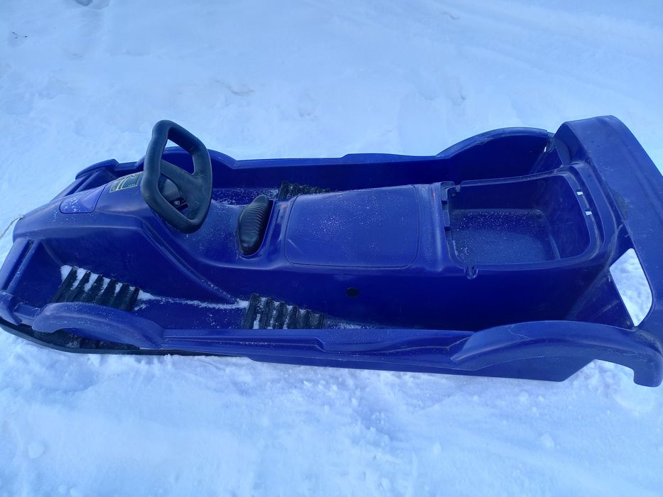 Детские санки с рулём и тормозами