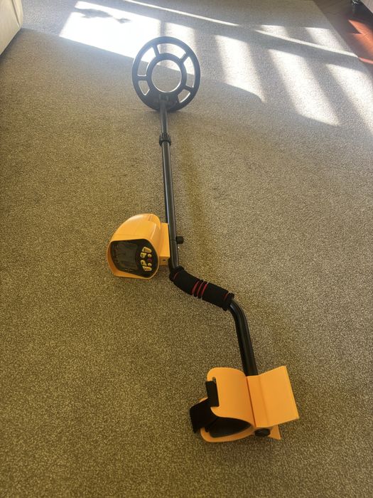 Detector metal Aur / argint / Fier / Aluminiu