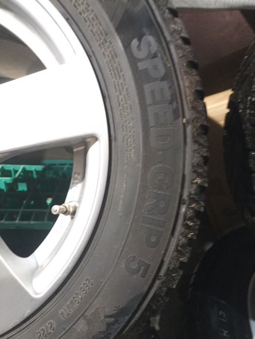 Нови Зимни гуми 195 65 15 с джанти