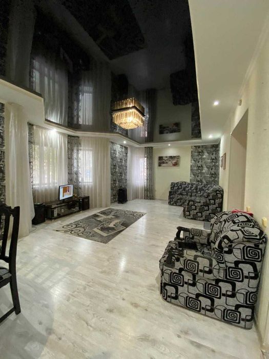 Продам коттедж в центре