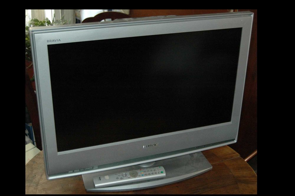 Televizor Sony Bravia 26 inchi + telecomanda