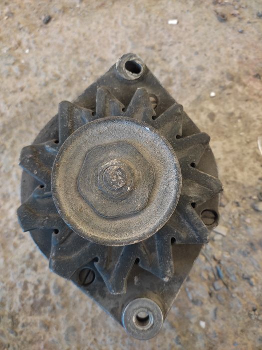 Опел генератор сотилади