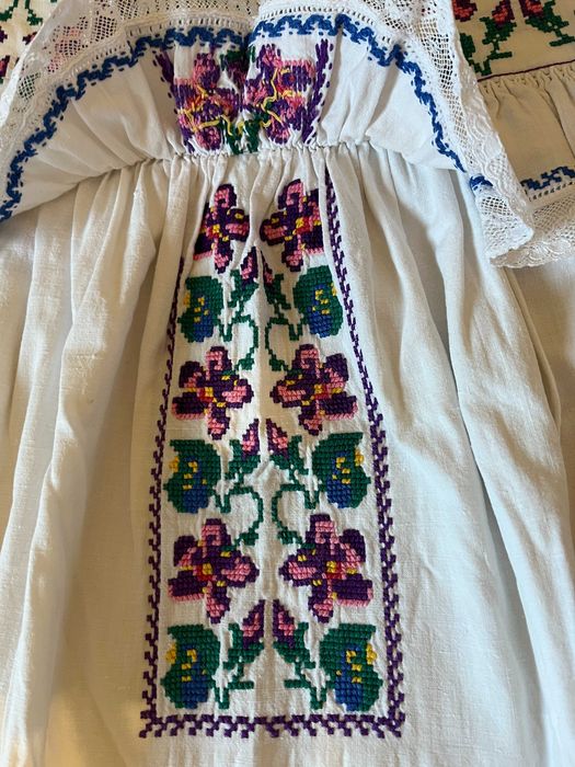 Ie - camasa traditionala, veche, cu poale, cusuta manual