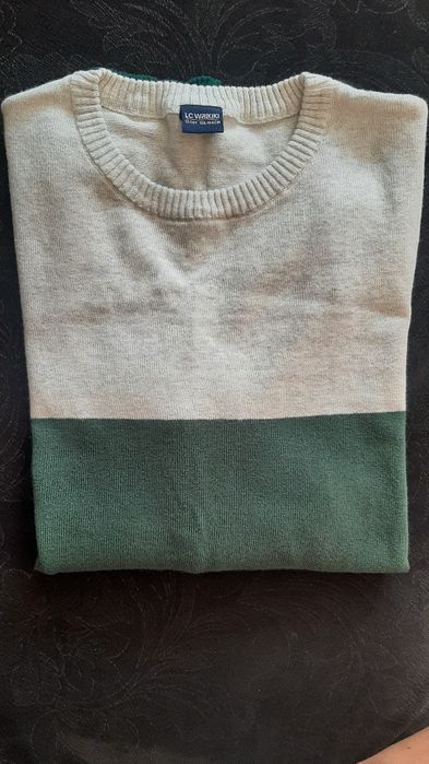 Пуловер  Wikiki нов