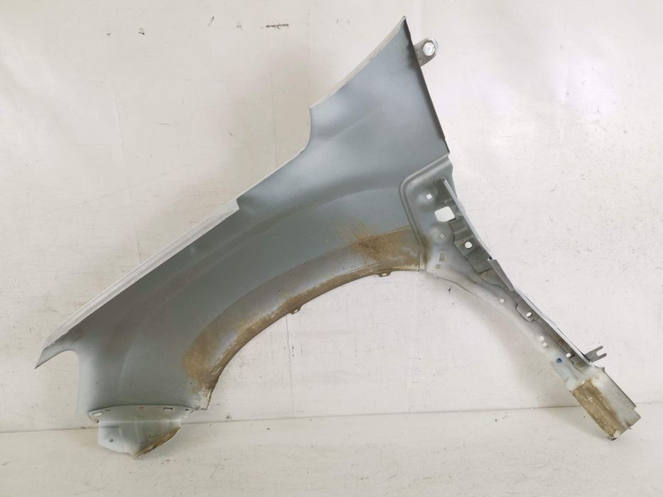 Десен преден калник / Desen preden kalnik Дачия Дъстър 2 / Dacia Duste