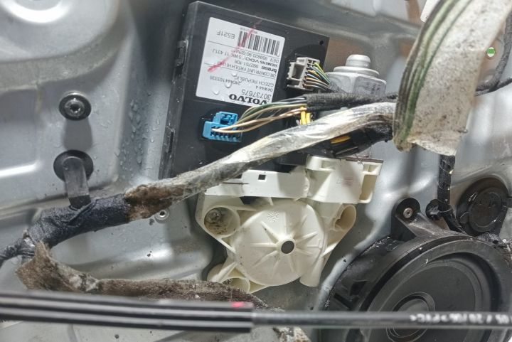 Macara geam fata stanga electrica Volvo S40 a 2-a generatie