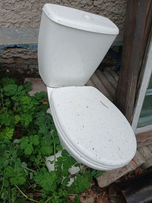 Унитаз бывший в употребление