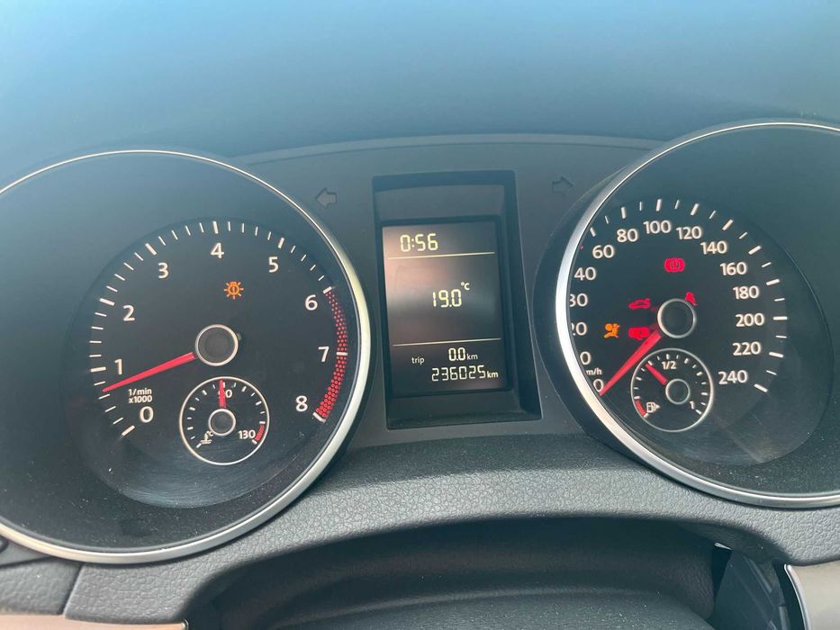 Vw golf 6 2010 1.4 benzina Avariat deplasabil