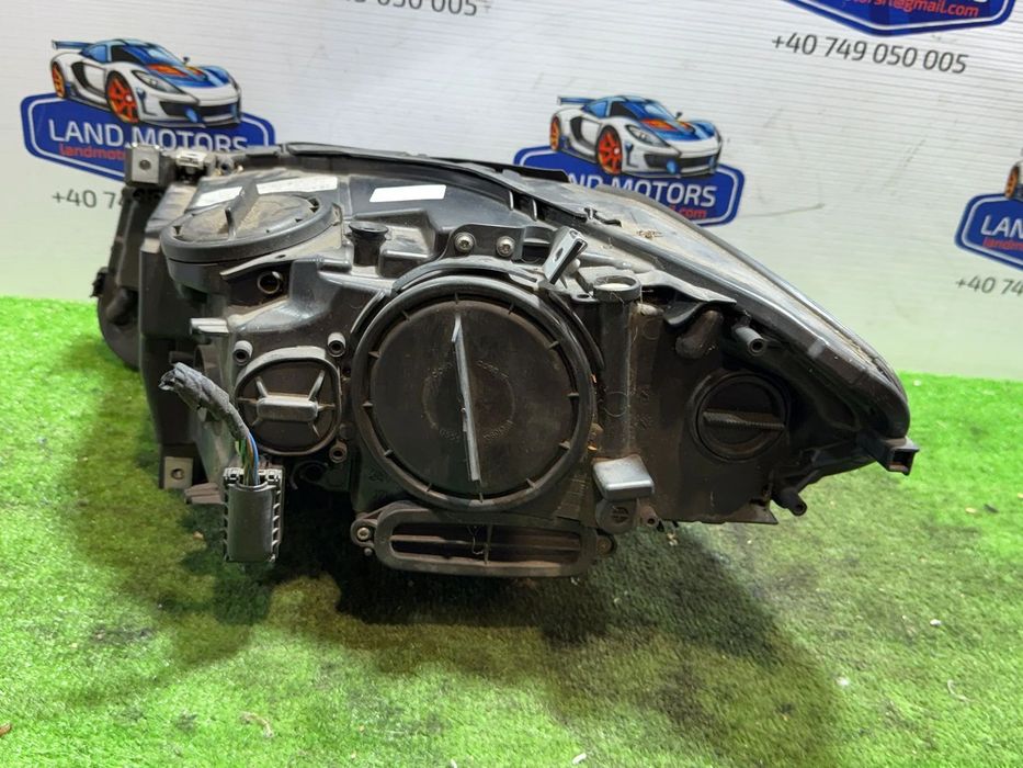 FAR DREAPTA UK CU LUPA BMW SERIA 5 F10 F11 520D SE TOURING 2.0 DIESEL 2011 COD OEM 7203242-09 / 7203242  / BREAK 2010-2017