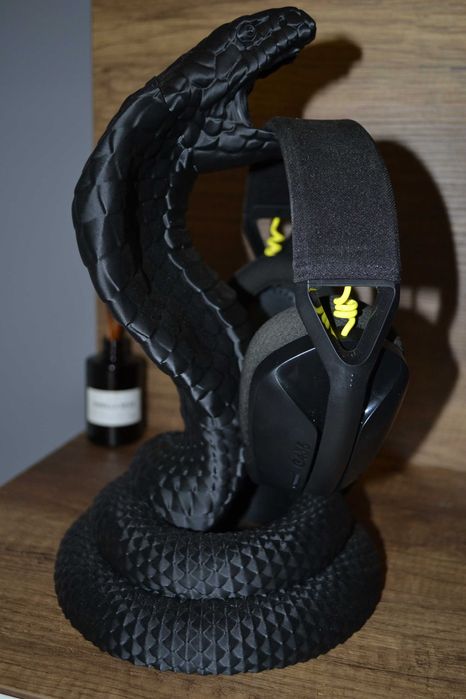 Стойки за слушалки