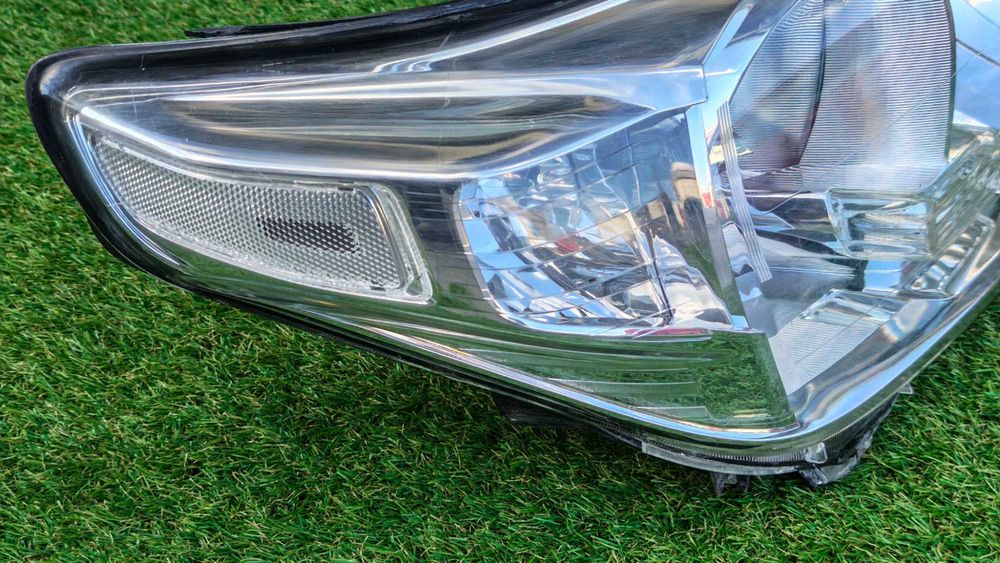 Оригинален фар Toyota Land Cruiser 200 / Тойота Ленд Крузер 200