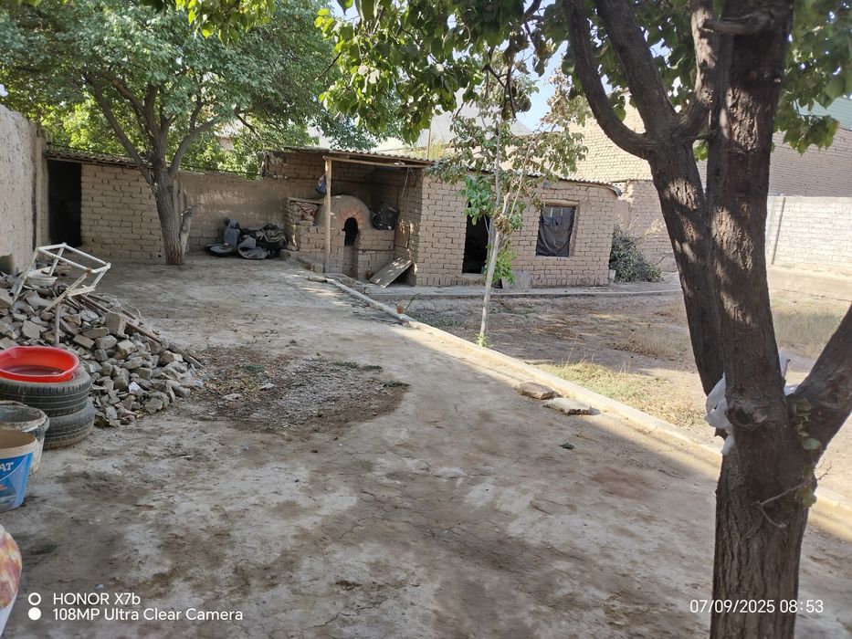 Hovli sotiladi 4.5 sotixli