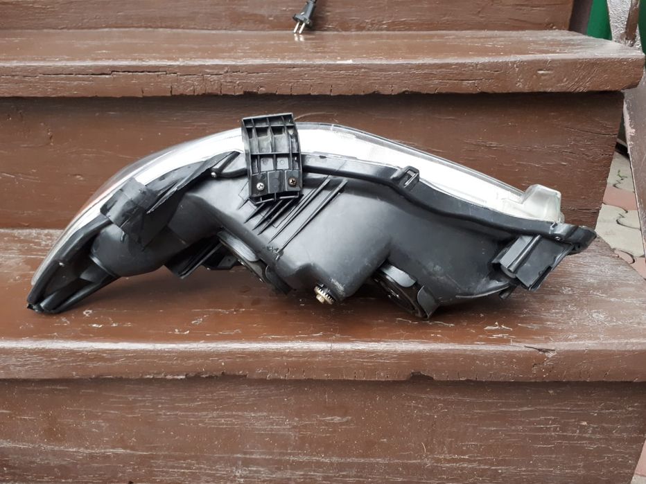 Фары Toyota Corolla