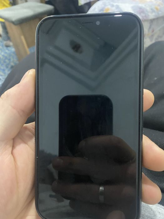 Айфон 11 в рабочем состоянии